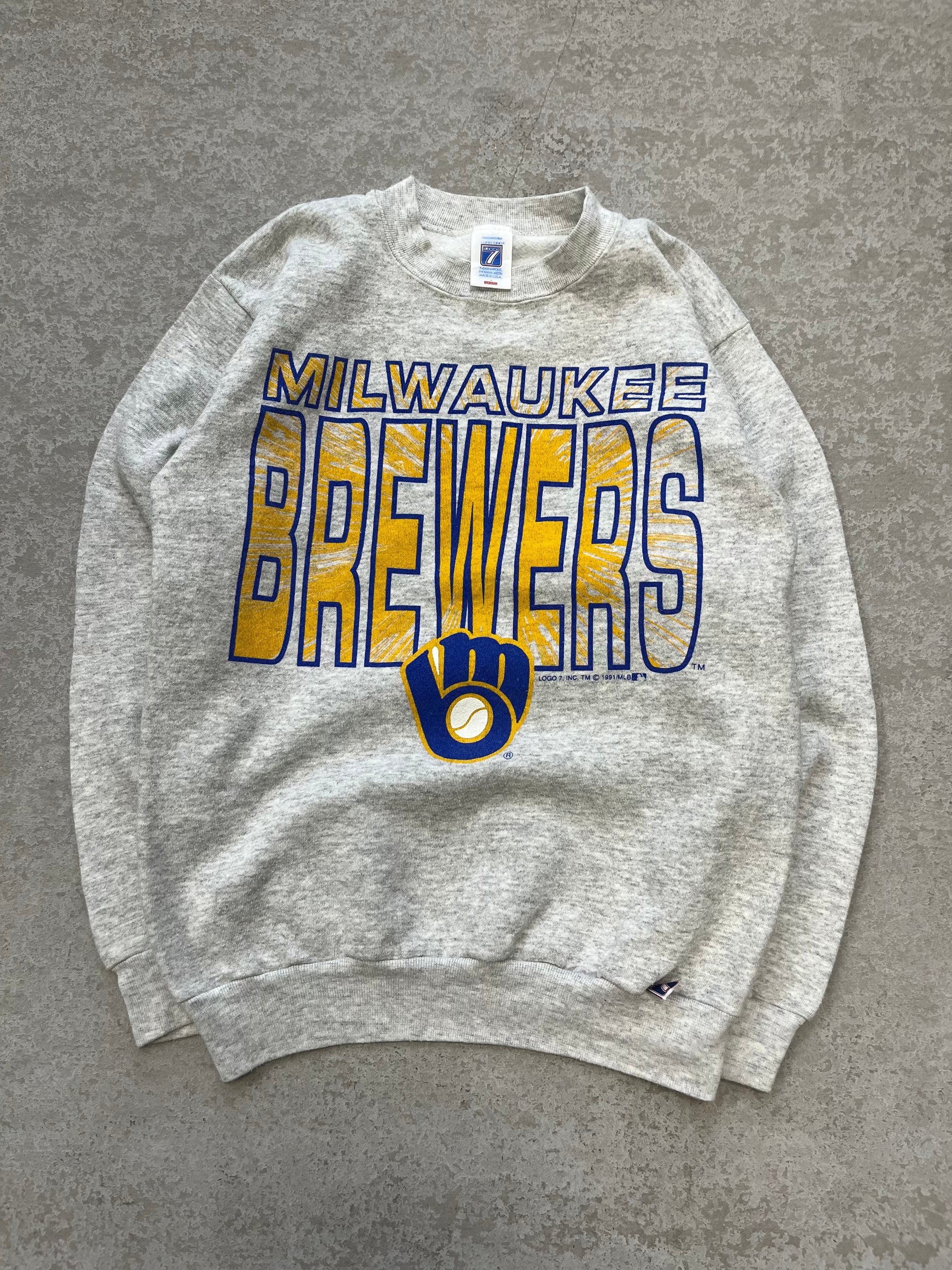 Milwaukee Brewers - M